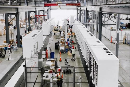 Quy trình sản xuất pin lưu trữ năng lượng thành phẩm bao gồm hơn 170 bước riêng biệt